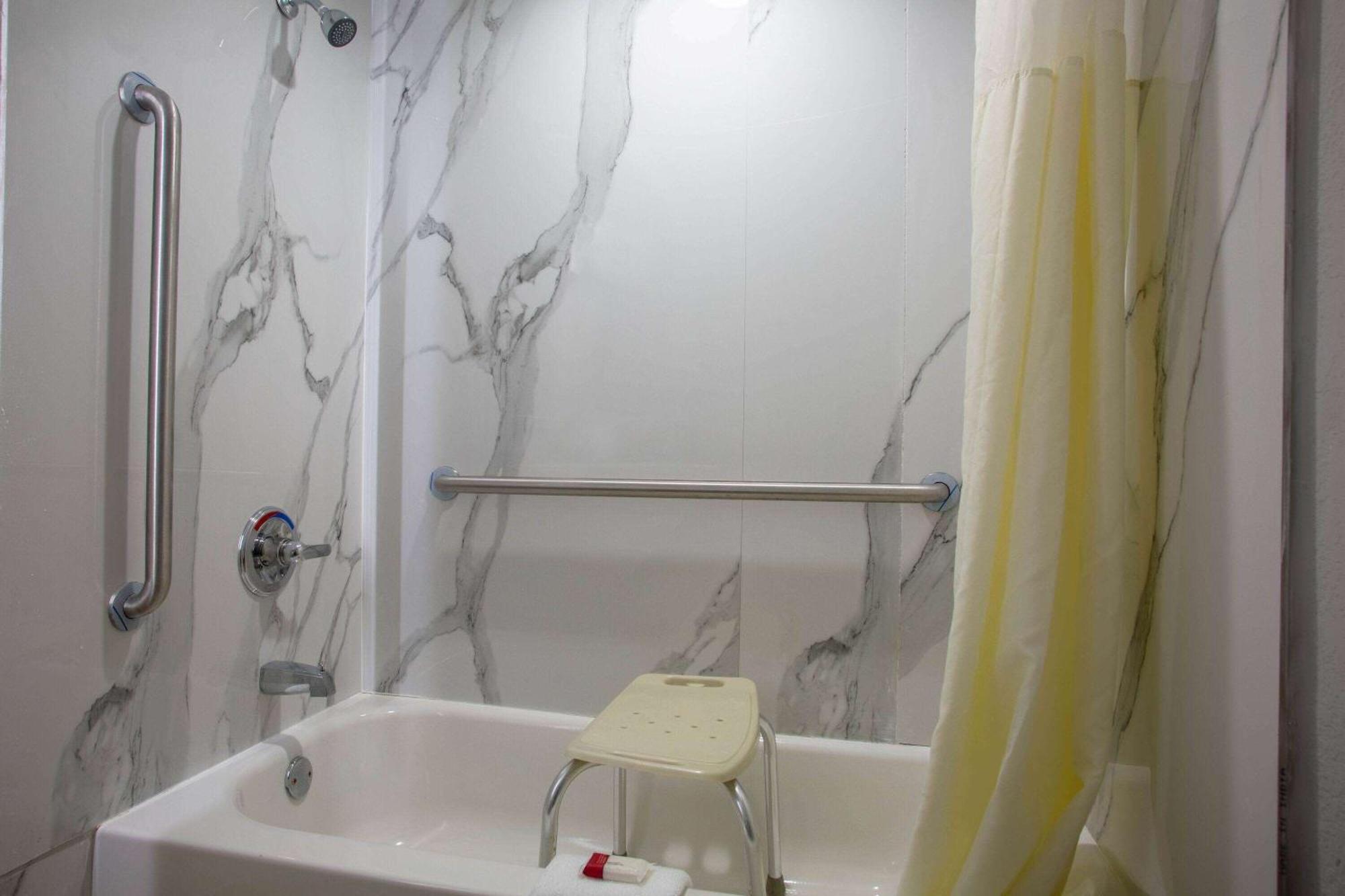 Days Inn By Wyndham Mobile I-65 Luaran gambar